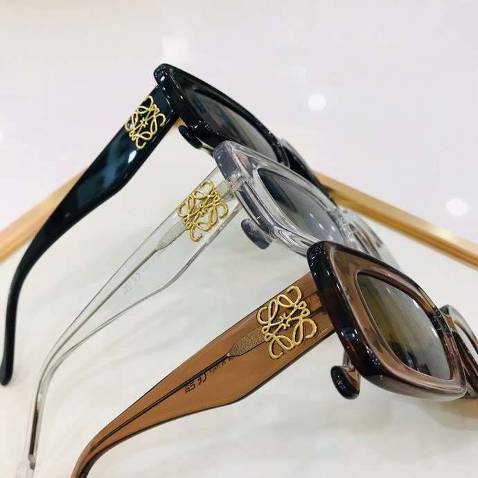 Picture of Loewe Sunglasses _SKUfw50792485fw